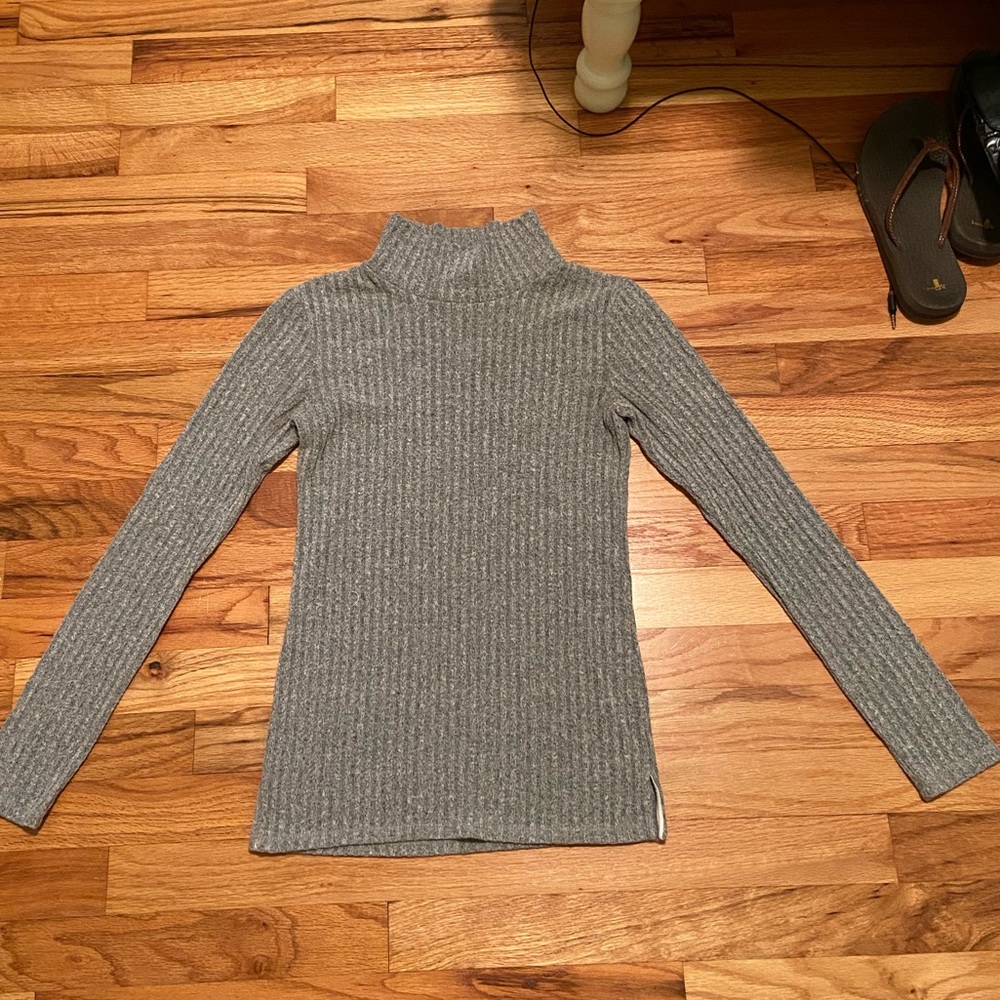 Wilfred aritzia gray sweater